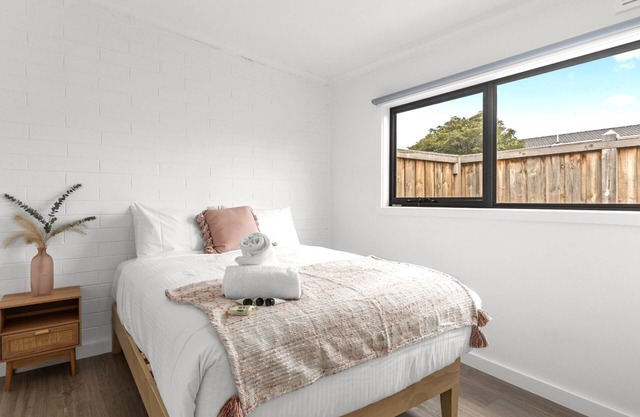 Rosebud Beachfront Haven Coastal Bliss Four