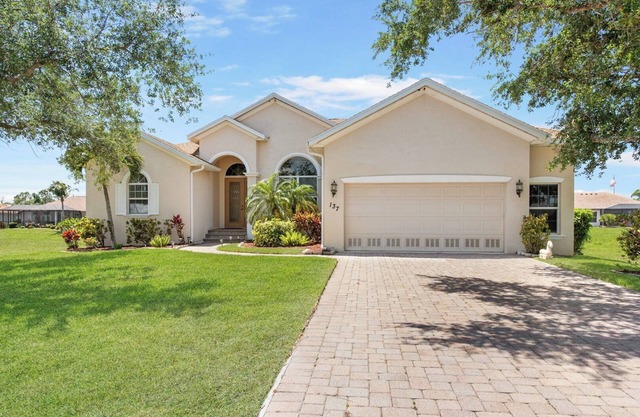 Rotonda Canal Home with Pool and Near Beaches - Sleeps 9 Private 3/2.5