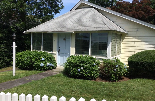 Rowayton Bungalow-Monthly Only 5,900 until May1 Inquire!