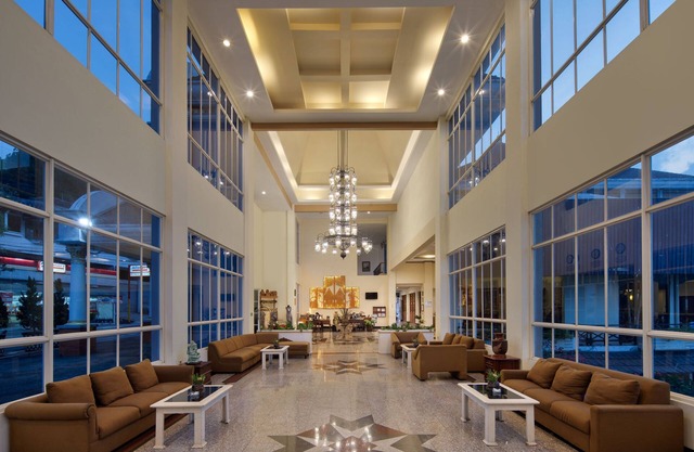 Royal Hotel and Convention Tretes