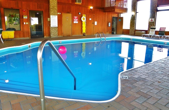 Royalton Inn & Suites