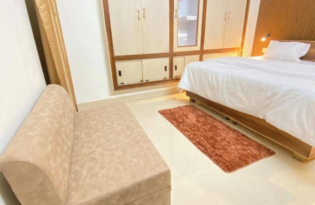Rudraksha Inn Group Booking -{10+3}people
