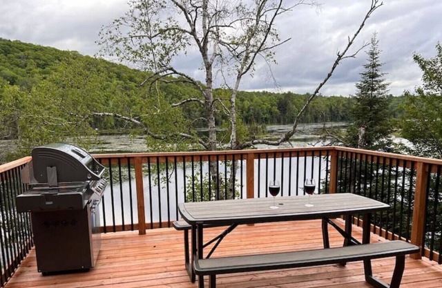 Rugged Luxury Chalet - Relax & Adventure Awaits