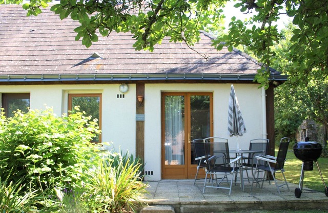 Rural gîte with Pool, WIFI, 2 Bedrooms 2 BA