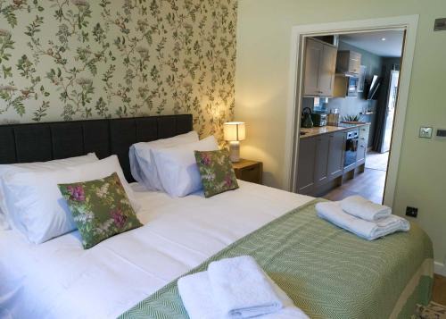 Russet Suite - The Apple Barn