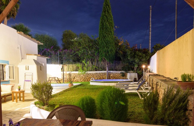 Rustic apartment 50 m from the beach (ETV-1588-E)