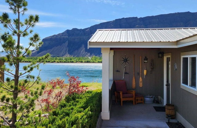 Rustic Cabin on the Columbia river.