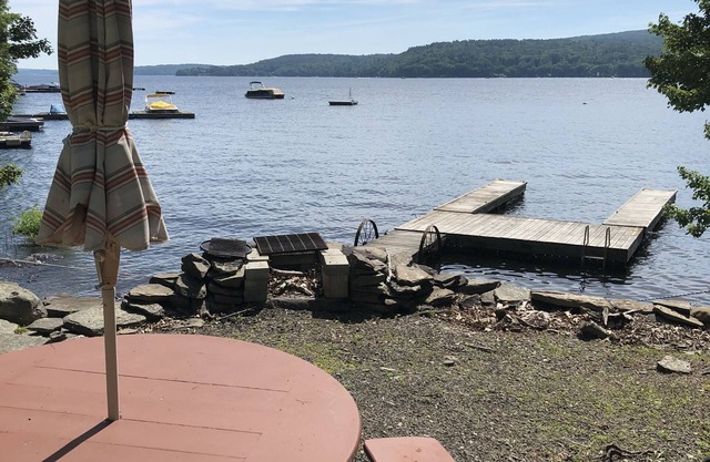 Rustic Lakefront Cottage with private dock on Lake Wallenpaupack