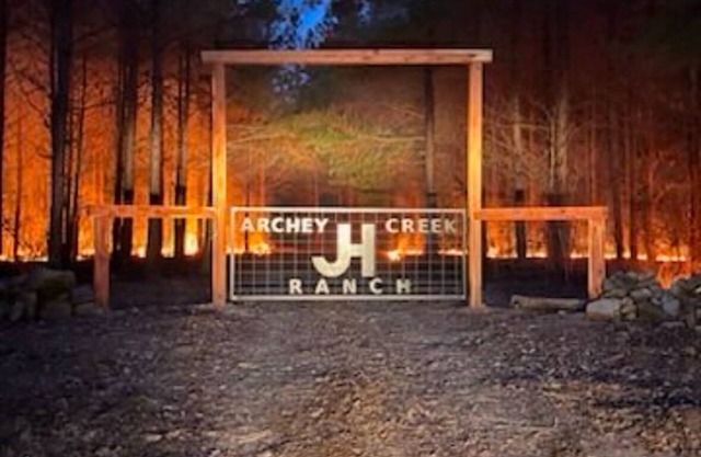 Rustic Ranch Retreat - 6 bedrooms, 5 bath, game room, working cattle ranch!