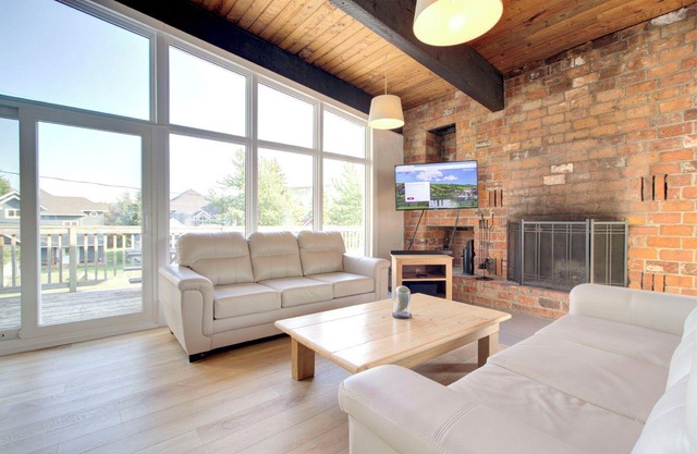 Rustic Ridge Refuge - Sauna & Fire Pit + Mountain View