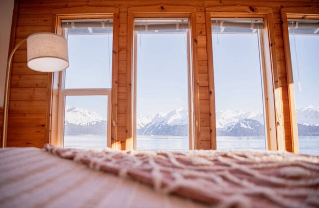Rustic Roots Seaside Blush Cabin (ADA)