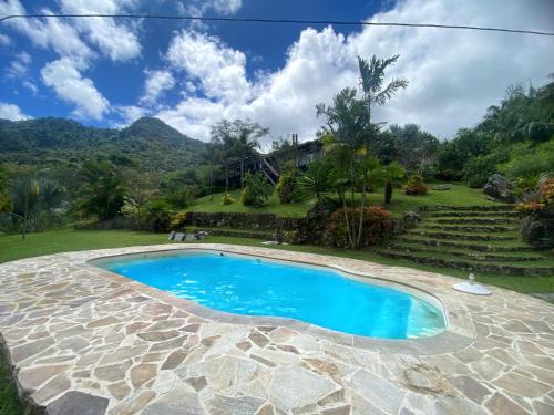 Sítio com piscina em São Pedro da Serra