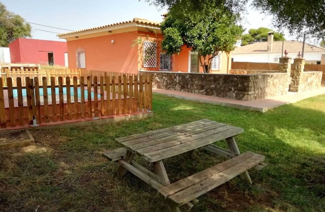 Schönes und Abgeschieden Gelegenes Ferienhaus mit Privatpool
