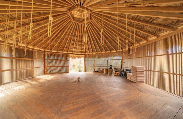 Sacred Surf Retreat - Ice Bath, Yoga, Pool, Temple