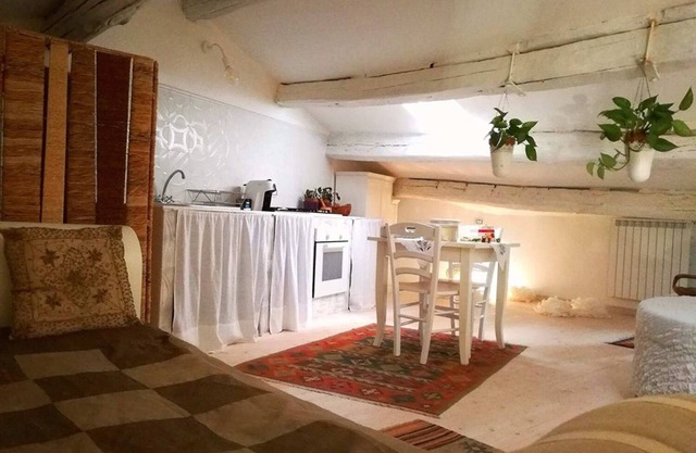Sacrobosco apartment Poplar