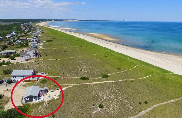 Sagamore Beachfront Cottage Escape