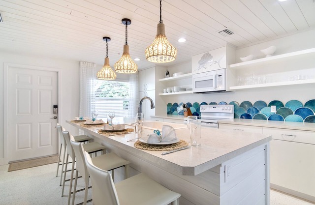 Sailfish Gulf Suites #3, Modern Amenities, Steps to the Beach