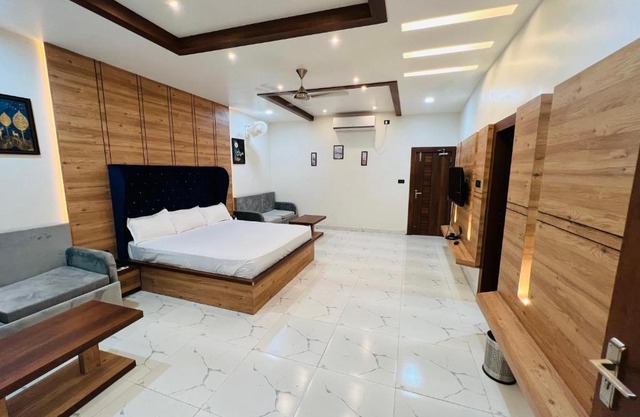 Saini Hotel