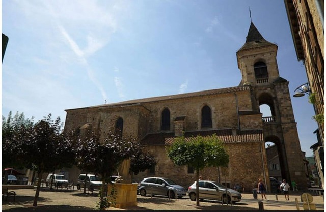 SAINT CERE: LARGE T3 IDEALLY LOCATED
