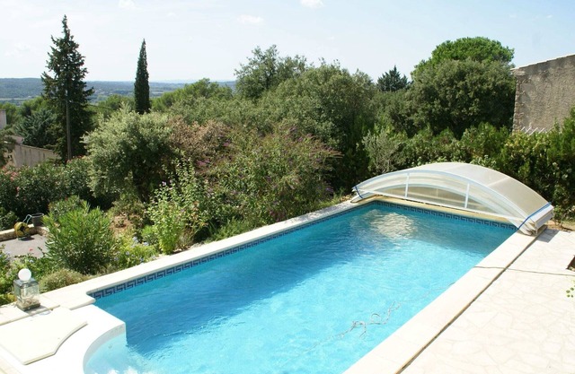 Saint-Maximin: Pool & Peace
