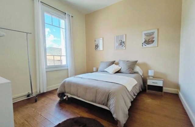 Saint Michel's quiet rooms. Pets allowed