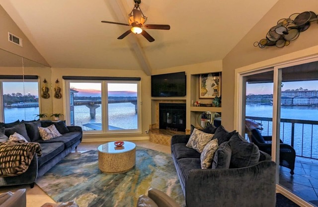 Sally's Blue Pearl 3 Br/2 Bath - Sept. 2025 Discounts. INQUIRE FOR PRICE!