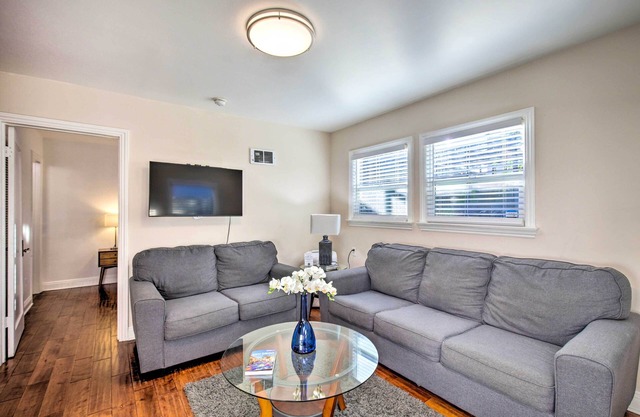 San Diego Apartment ~ 1 Mi to Gaslamp Quarter