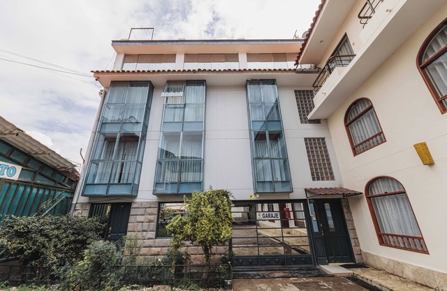 San Pedro Apartments
