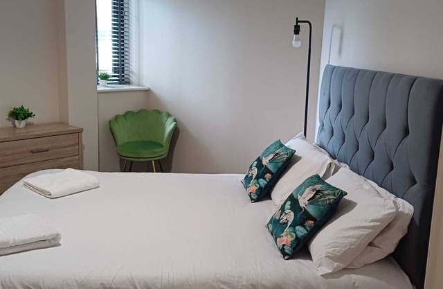 Sandringham 1 king bed apt with sofabed