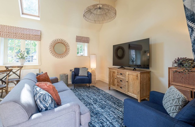 Sandsend - Rambling Rose - a family break that sleeps 4 guests in 2 bedrooms
