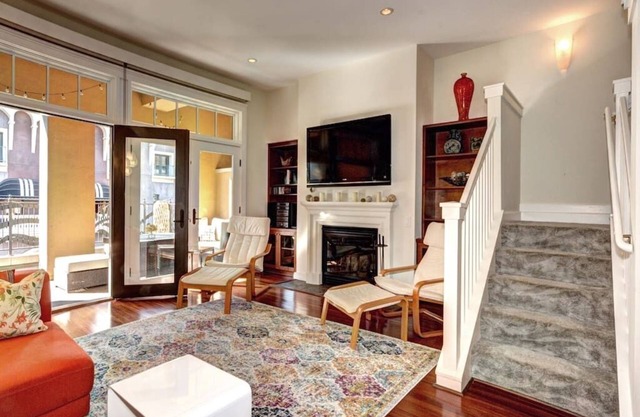 Santana Row Properties #5 - Silicon Valley Getaway