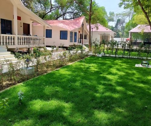 SANTINIKETAN RETREAT, Bolpur