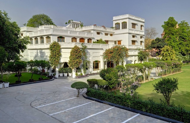 Saraca Hotel Lucknow