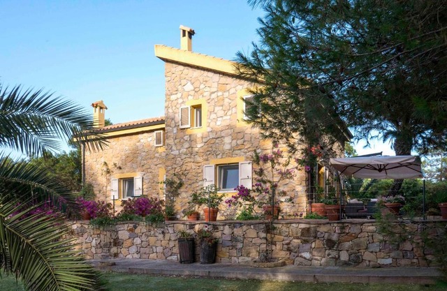 Sardegna - Villa Con Parco e Piscina a Carloforte
