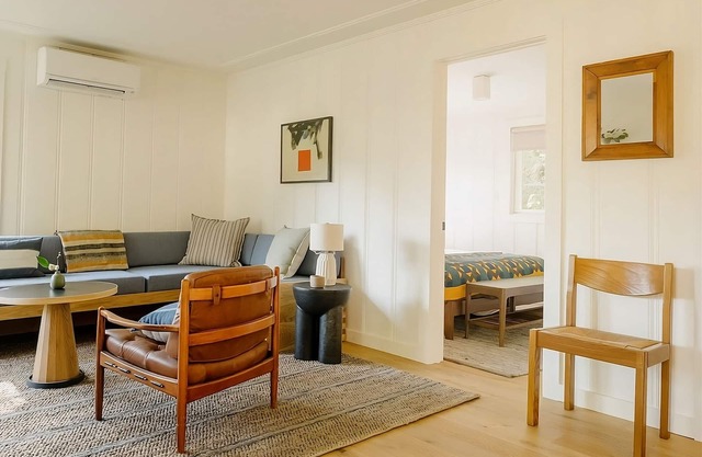 Savor An Exhilarating Experience! 2 Relaxing Units, Free Parking, Outdoor Pool