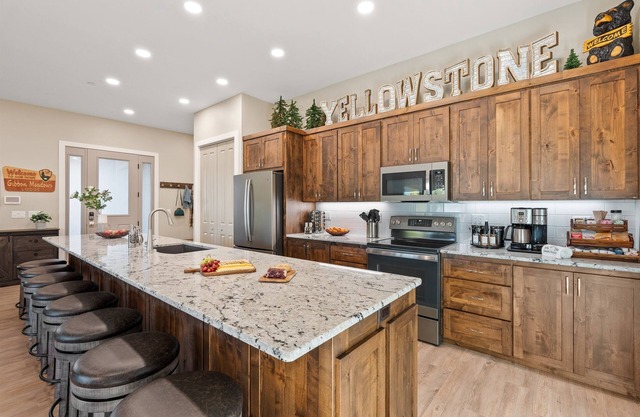 Say Goodbye to Outdated Rentals & Stay in Style less than 1 mi to YNP West Gate!