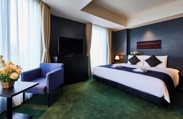 Scenic King Smoking hotel with AC, fitness room in charming Taito City