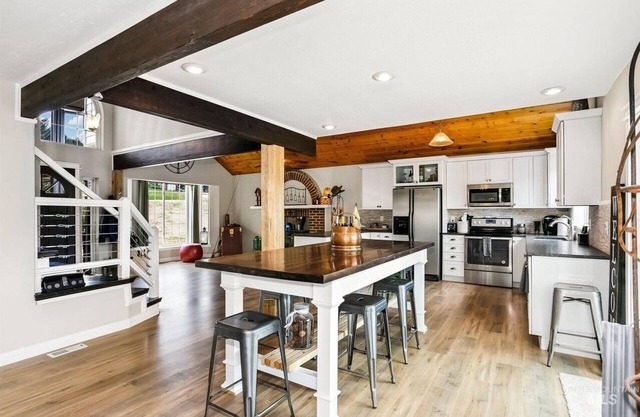 Scenic Nest in the Wilderness: Beautiful, Boise Area Mountain Getaway!