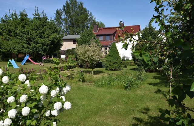 Schöne Ferienwohnung mit Garten in Robertsdorf