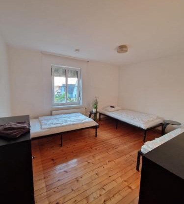 Schöne Wohnung mit 6 Einzelbetten, geeignet für Monteure