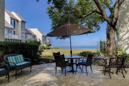 Schooner Court 731