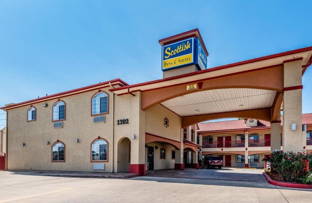 Scottish Inns & Suites IAH Airport-Beltway 8