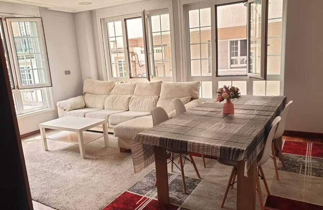 Se Alquila Precioso Piso Moderno y Funcional en Pleno Centro de A Coruña