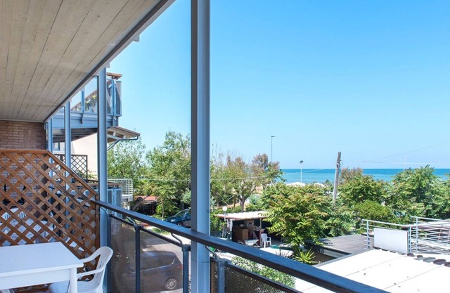 SE003 - Senigallia, one bedroom apartment on the sea with beach