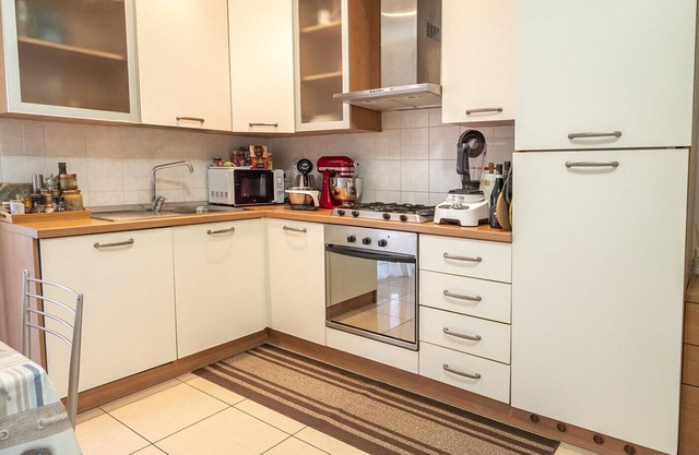 SE042 - Marzocca, nice three-room apartment 100 meters from the sea