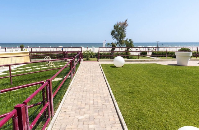 SE054 - Senigallia, sea-front studio at the Residence'Pyramids'