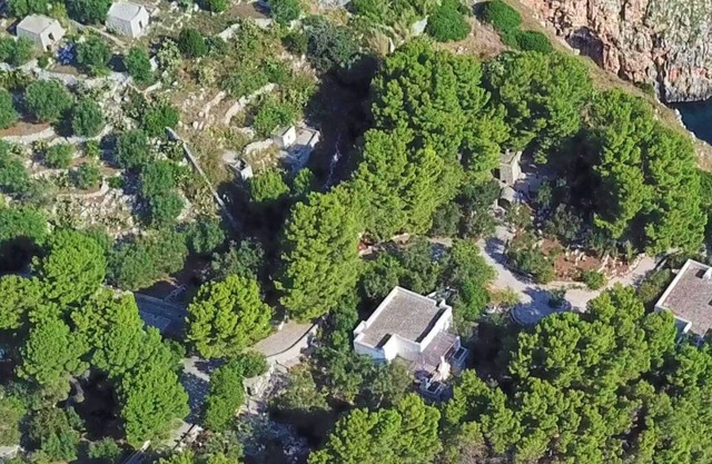 Sea access: large villa with stunning views (house A)
