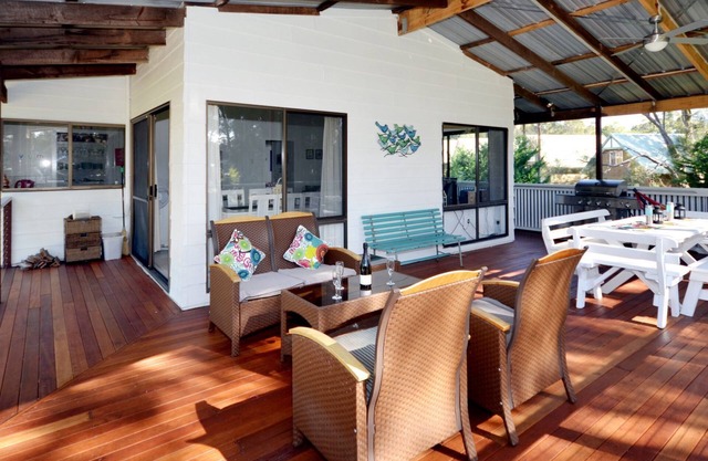 Sea Breeze Berrara Beach House