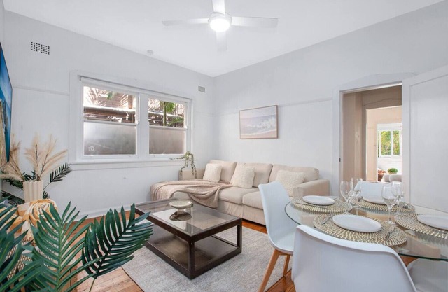Sea Breeze Retreat - Prime Spot for Families & Couples