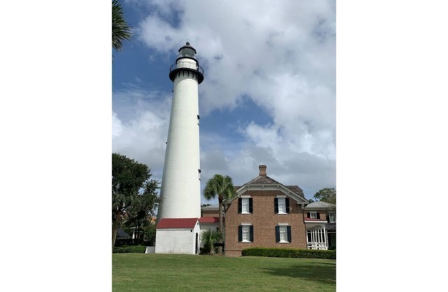Sea-Esta Retreat, a Great Golden Isles Location!